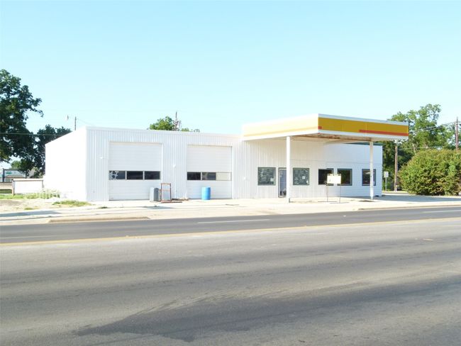 View of building exterior | Image 5