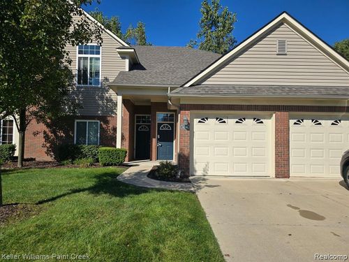14366 Shadywood Dr, Sterling Heights, MI, 48312-3428 | Card Image