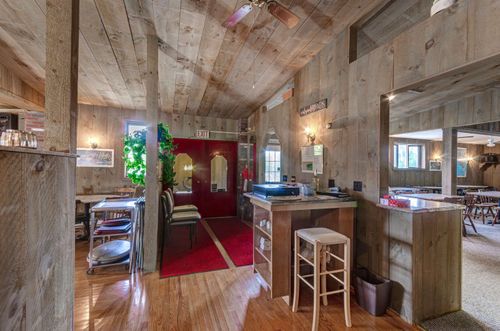 626 White Mountain Hwy, Tamworth, NH, 03886-4600 | Card Image
