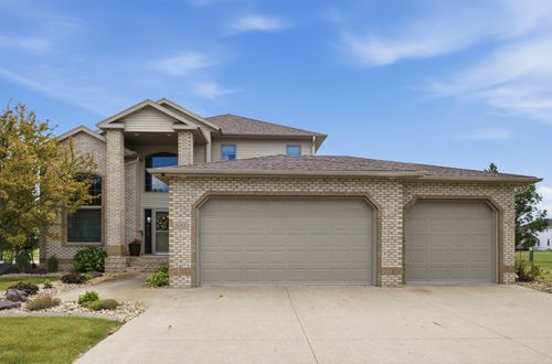 5012 2nd St E, West Fargo, ND, 58078-8208 | Card Image