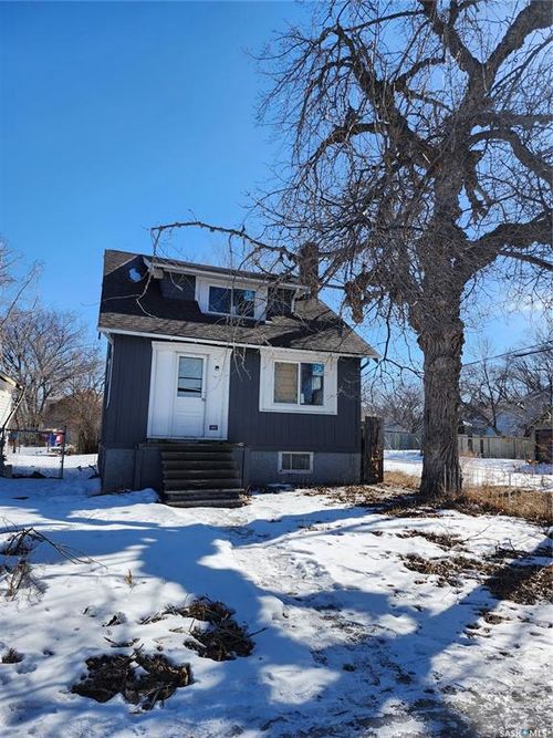 1455 Elphinstone St, Regina, SK, S4T3M7 | Card Image