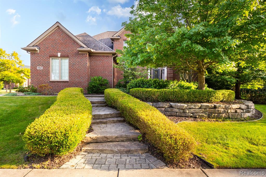 Hempshire St, Novi, MI 48375