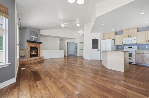 6952 W Hunter Dawn Way, West Valley City, UT, 84128-1212 | Card Image