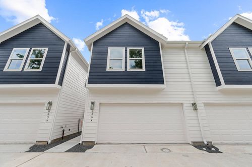 b-833 Paul Quinn St, Houston, TX, 77091-4154 | Card Image