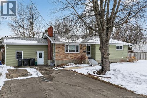 24 Frier St, Moncton, NB, E1A4L8 | Card Image