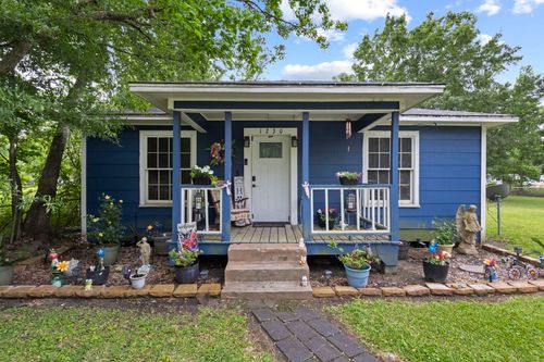 1230 Orange St, Vidor, TX, 77662-6025 | Card Image