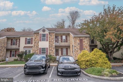 108a-108 Valley Stream Cir, Chesterbrook, PA, 19087-5811 | Card Image