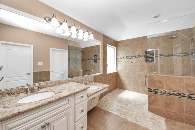 Primary Bathroom built with accessibility in mind. | Image 20