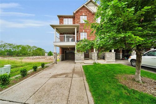 19 Nisbet Blvd, Waterdown, ON, L8B0T1 | Card Image