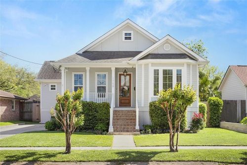 1758 Burbank Dr, New Orleans, LA, 70122-2728 | Card Image