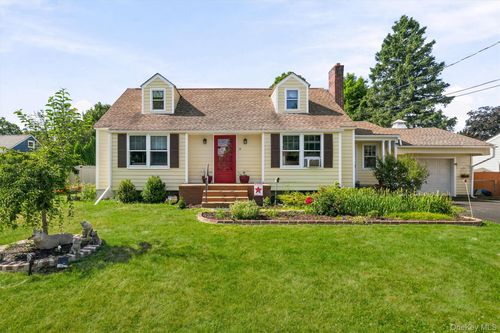 13 Calmer Pl, Hyde Park, NY, 12538-1120 | Card Image