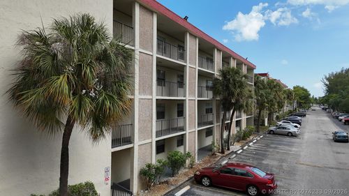 414-3070 Nw 48th Ter, Lauderdale Lakes, FL, 33313-7255 | Card Image