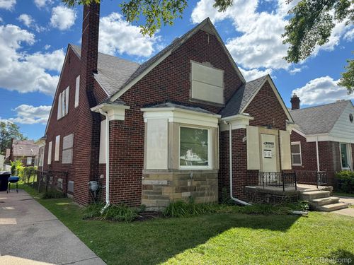 18700 Whitcomb St, Detroit, MI, 48235-2884 | Card Image