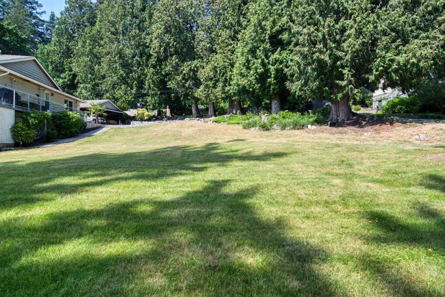 6437 Sunshine Coast Highway, House other with 5 bedrooms, 3 bathrooms and 4 parking in Sechelt BC | Image 40
