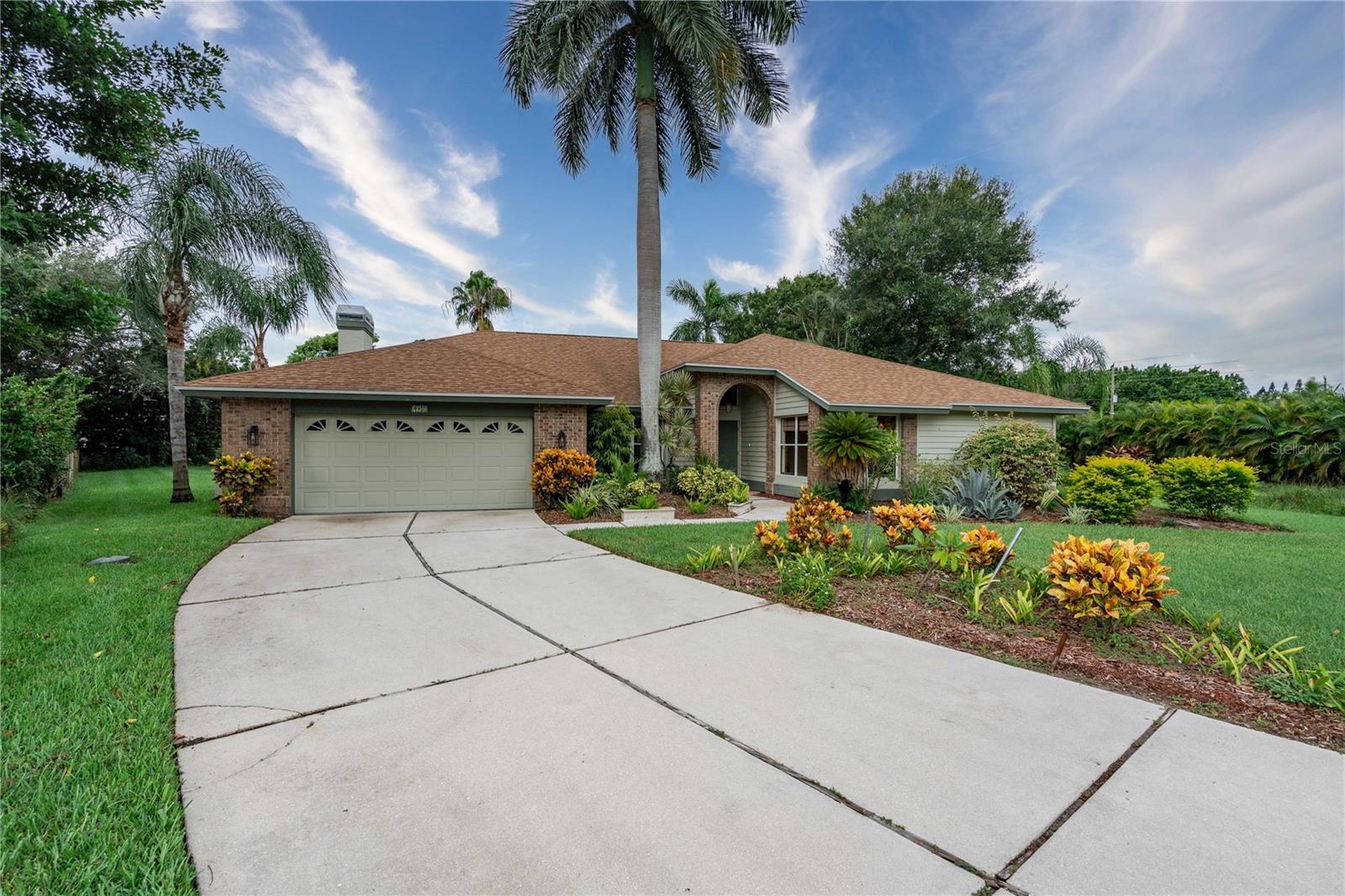 Fallcrest Cir, Sarasota, FL 34233