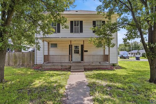 303 Market St, Osage City, KS, 66523-1044 | Card Image