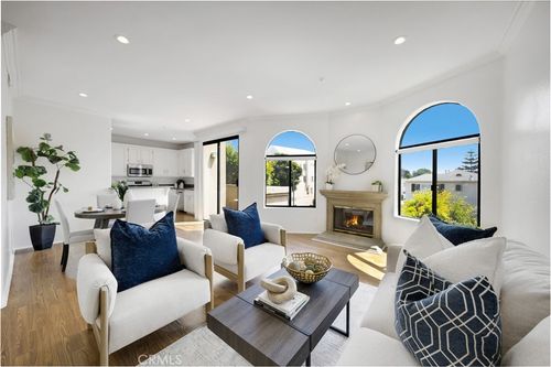 205-1541 S Bedford, Los Angeles, CA, 90035 | Card Image