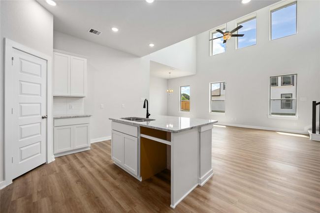 514 Tejas Village Pkwy, House other with 5 bedrooms, 3 bathrooms and 2 parking in Beasley TX | Image 6