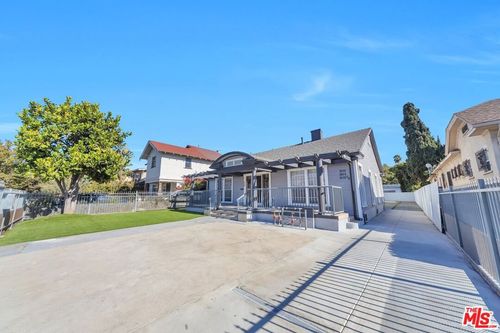 2120 3rd Ave, Los Angeles, CA, 90019 | Card Image