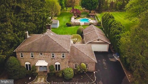 560 Lower Holland Rd, Southampton, PA, 18966-1948 | Card Image