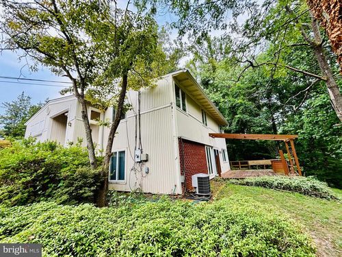7313 Brad St, FALLS CHURCH, VA, 22042-3740 | Card Image