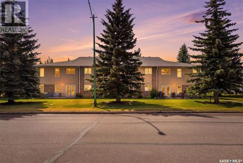 105 6th Ave, Watrous, SK, S0K4T0 | Card Image
