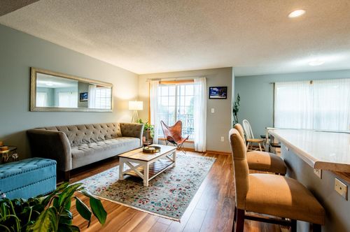 5724 4th St Ne, Fridley, MN, 55432-5595 | Card Image