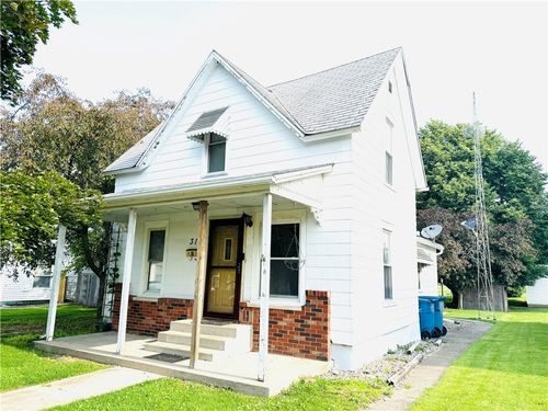 314 W Maple St, Hoopeston, IL, 60942-1748 | Card Image