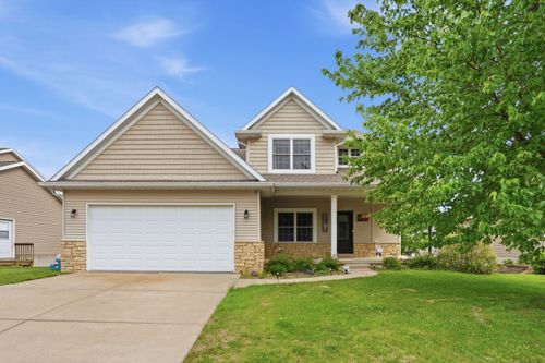1101 Wild West Dr, Le Claire, IA, 52753-8605 | Card Image