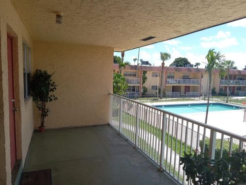 apt-225c-850 E Commercial Blvd, Oakland Park, FL, 33334-3289 | Card Image