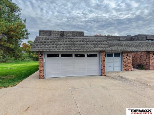 3400 Neerpark Dr, Lincoln, NE, 68506-4527 | Card Image
