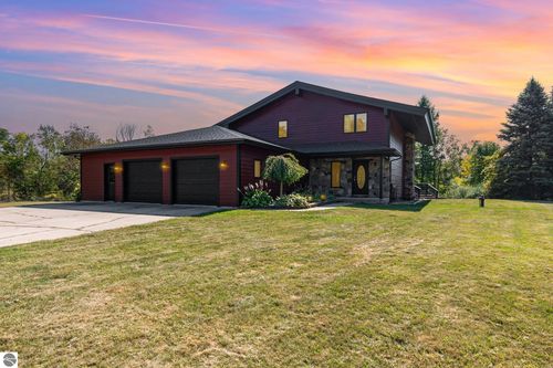 1257 Summit Ln, Mount Pleasant, MI, 48858-9067 | Card Image