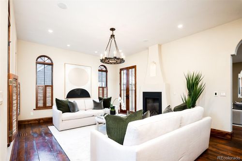 2435 S Milwaukee St, Denver, CO, 80210-5513 | Card Image