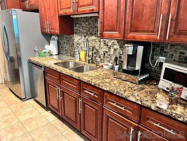 APT-207 - 4487 Colbath Ave, Condo with 2 bedrooms, 2 bathrooms and 2 parking in Sherman Oaks CA | Image 7