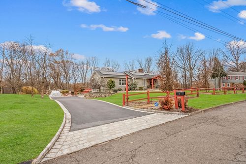 57 Gray Rock Rd, Trumbull, CT, 06611-3307 | Card Image