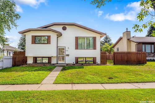 3248 15th Ave E, Prince Albert, SK, S6V7T3 | Card Image