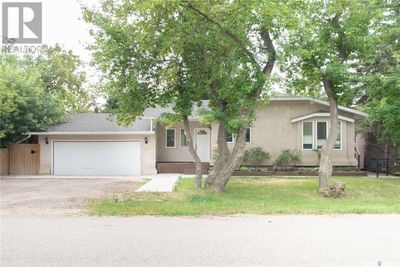 223 Nicoll Ave, House other with 3 bedrooms, 2 bathrooms and null parking in Regina Beach SK | Image 1