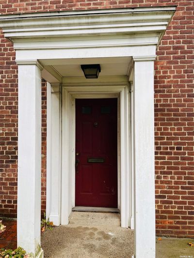 Front door | Image 1