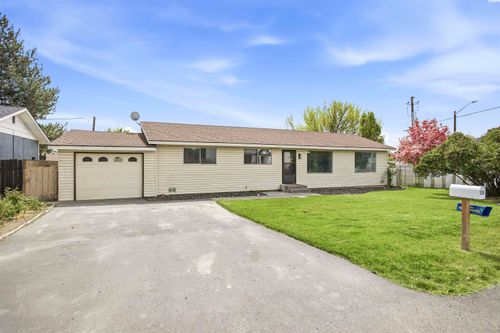 1816 Beacon Rd, Grandview, WA, 98930 | Card Image