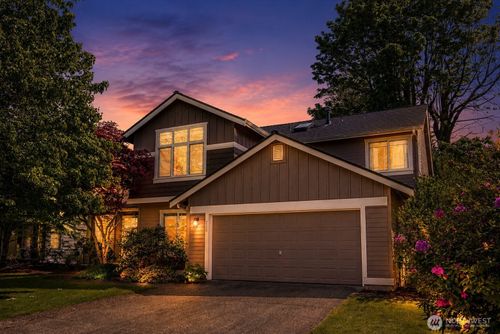 225 Se 10th Cir, North Bend, WA, 98045-8101 | Card Image