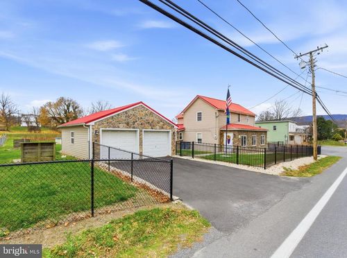 5195 Central Ave, GREAT CACAPON, WV, 25422-3522 | Card Image