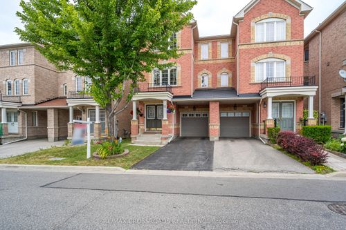 11 Pilkington Dr, Scarborough, ON, M1L0B7 | Card Image