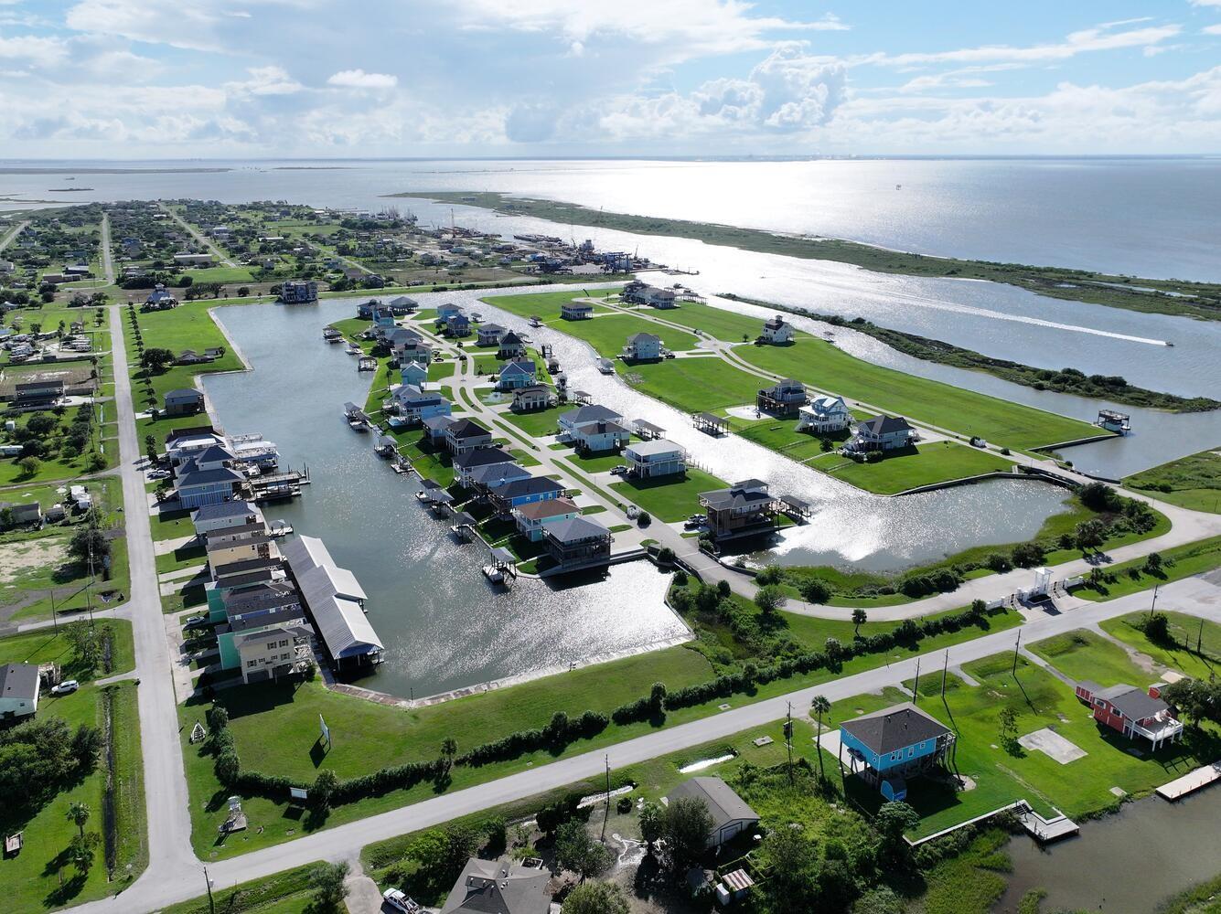 Land in Port Bolivar