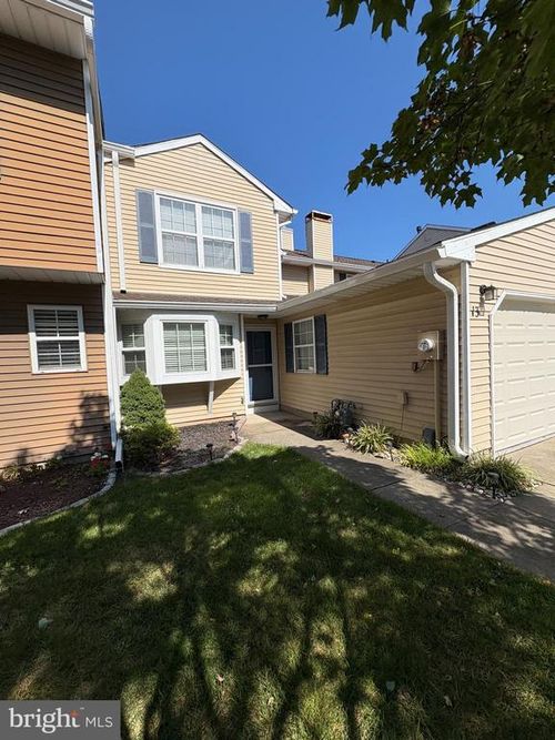 13 Amherst Ct, BORDENTOWN, NJ, 08505-3102 | Card Image