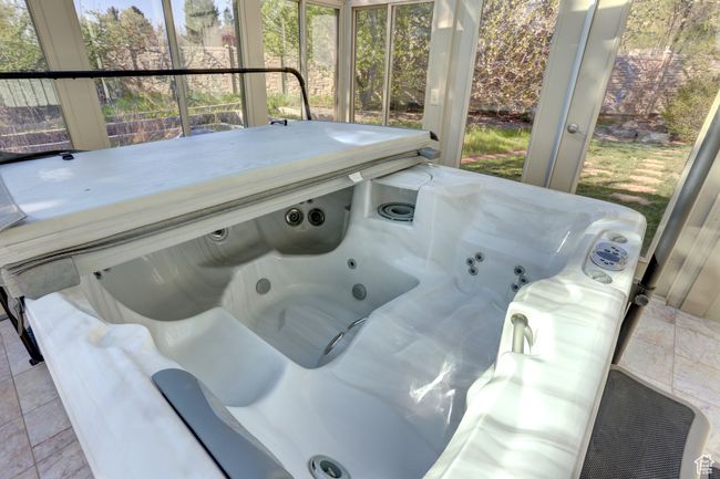 Exterior space with a jacuzzi | Image 29
