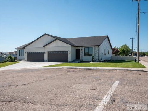 318 Lake View Blvd, American Falls, ID, 83211-5026 | Card Image