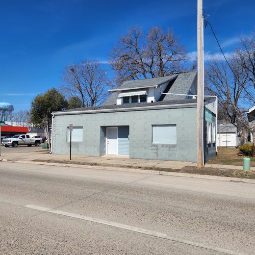 1110 W Oakland Ave, Austin, MN, 55912-2261 | Card Image