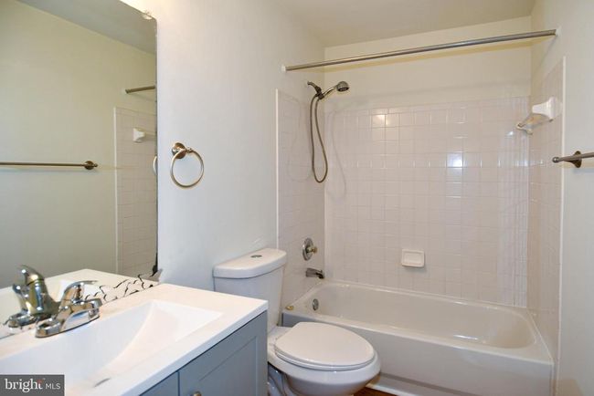 APT-103 - 1031 Gardenview Loop, Condo with 2 bedrooms, 2 bathrooms and null parking in WOODBRIDGE VA | Image 25