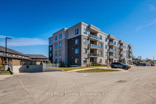 207-99B Farley Rd, Fergus, ON, N1M0J9 | Card Image
