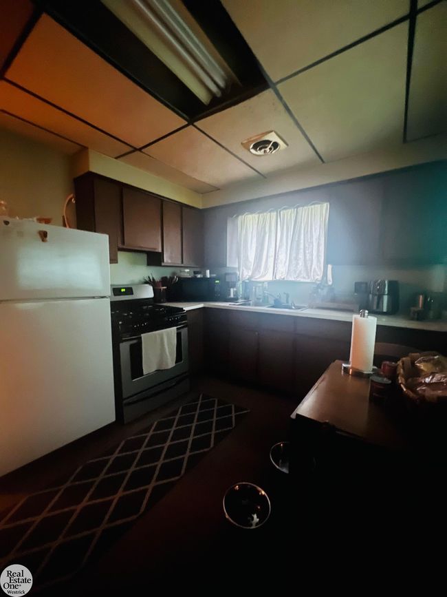 Kitchen | Image 9